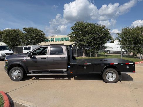 Used 2026 RAM 5500 Tradesman w/ Chrome Appearance Group AWD/4WD image 14