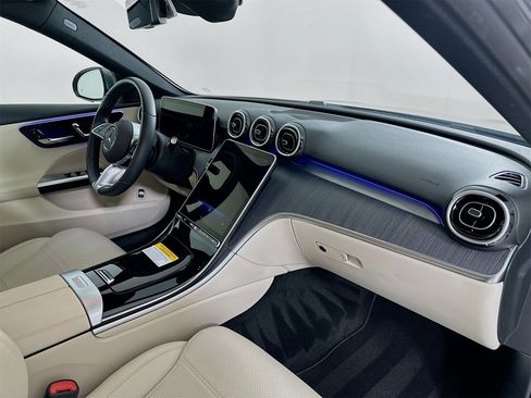 Used 2025 Mercedes-Benz C 300 Sedan image 30