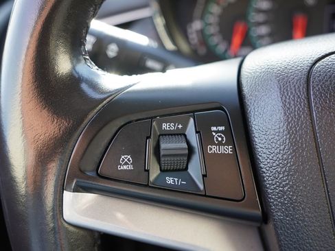 Used 2019 Chevrolet Trax LT w/ LT Convenience Package image 28