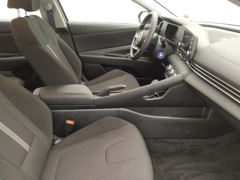 Used 2024 Hyundai Elantra SE FWD image 21