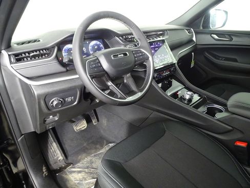 New 2025 Jeep Grand Cherokee Laredo X image 22