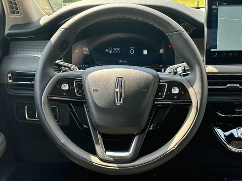 New 2026 Lincoln Corsair Premiere image 14