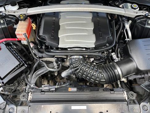 Used 2017 Chevrolet Camaro SS RWD image 28