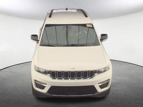 Used 2024 Jeep Grand Cherokee Limited AWD/4WD image 2