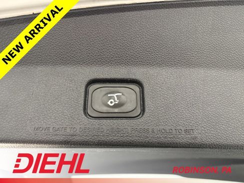 Used 2017 Ford Explorer XLT w/ Equipment Group 201A image 9