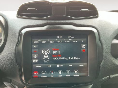 Used 2022 Jeep Renegade Latitude AWD/4WD image 14