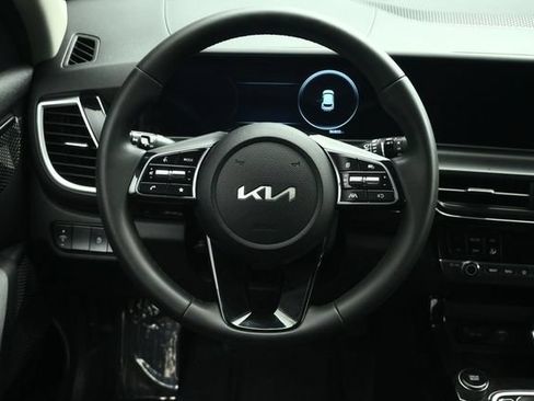 Used 2024 Kia Seltos S FWD image 12