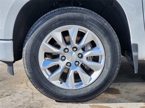 Used 2022 Chevrolet Silverado 1500 Custom image 11