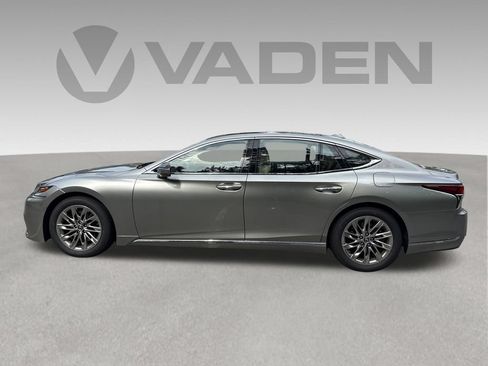 Used 2018 Lexus LS 500 w/ Interior Upgrade Package RWD image 22