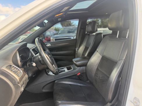 Used 2017 Jeep Grand Cherokee Altitude AWD/4WD image 23