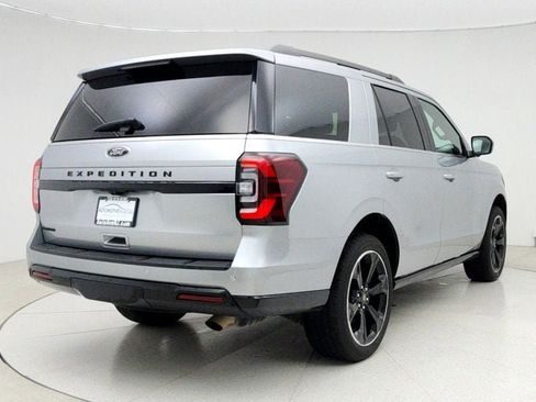 Used 2024 Ford Expedition Limited image 5