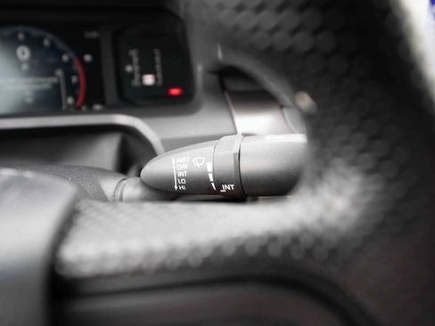Used 2025 Toyota Tacoma SR5 AWD/4WD image 14