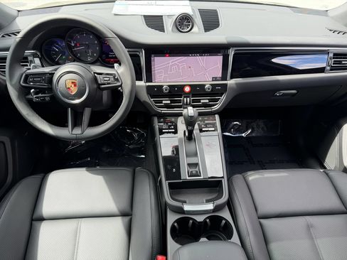 Certified 2026 Porsche Macan AWD/4WD image 22