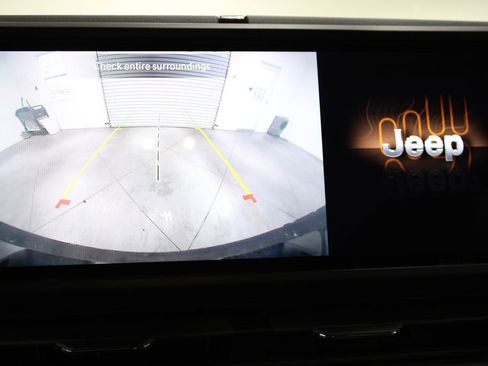 Used 2025 Jeep Wrangler Unlimited Sahara w/ Safety Group image 35