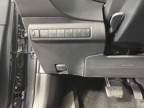 Used 2024 Toyota Corolla SE w/ SE Package FWD image 28