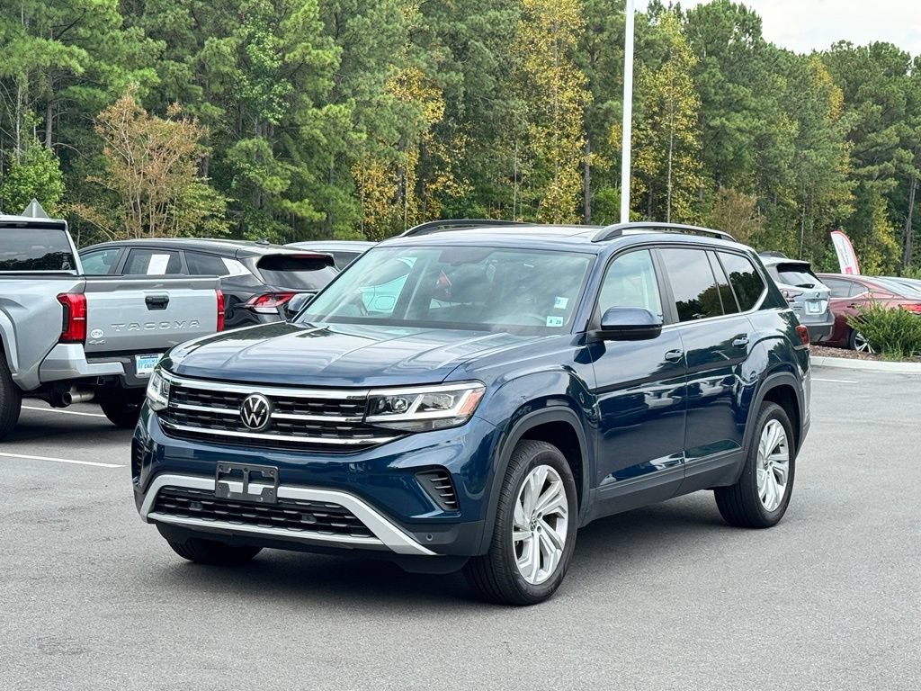 Used 2023 Volkswagen Atlas SE w/ Panoramic Sunroof Package AWD/4WD image 2
