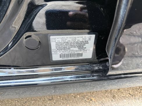 Used 2025 Nissan Versa SV FWD image 27