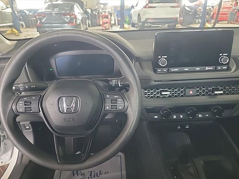 Used 2024 Honda Accord EX image 10