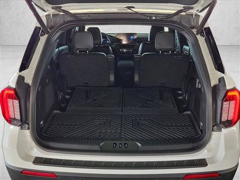 Used 2025 Ford Explorer ST-Line w/ Premium Package RWD image 6