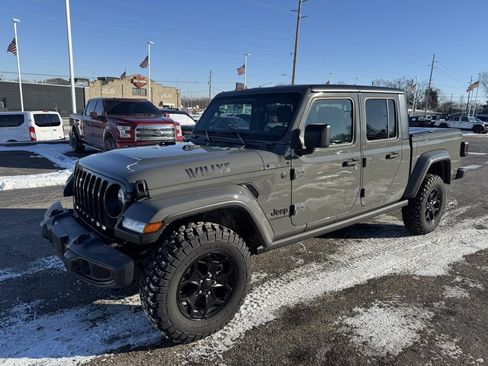 Used 2022 Jeep Gladiator Willys image 3