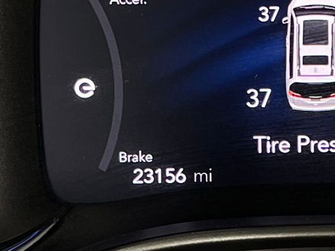 Certified 2024 Chrysler Pacifica Limited image 15