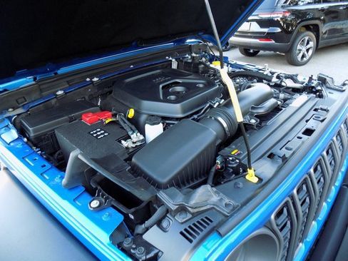 Certified 2025 Jeep Wrangler Sport S image 37