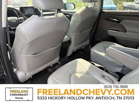 Used 2021 Toyota Highlander XLE FWD image 18