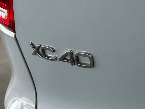 Used 2021 Volvo XC40 T5 R-Design w/ Advanced Package AWD/4WD image 50