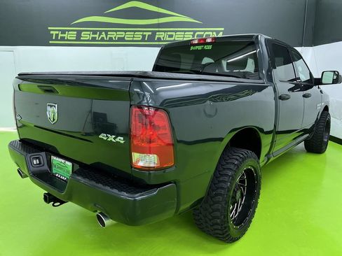 Used 2017 RAM 1500 Express w/ Express Value Package AWD/4WD image 10