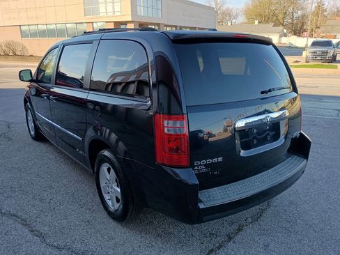 Used 2010 Dodge Grand Caravan SXT w/ Entertainment Group 2 image 4