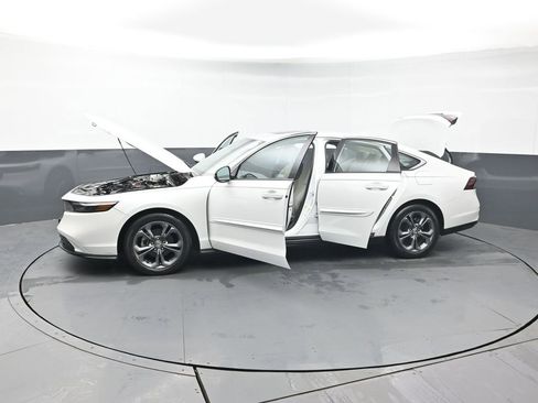 Used 2023 Honda Accord EX image 47