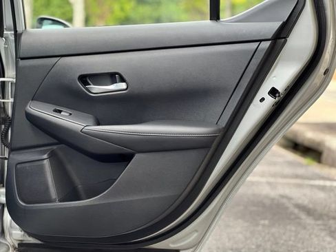 Used 2021 Nissan Sentra SV FWD image 18