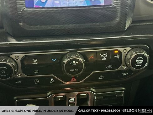 Used 2022 Jeep Gladiator Sport image 15