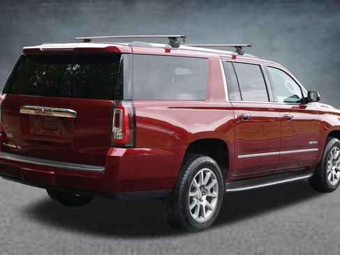 Used 2020 GMC Yukon XL Denali RWD image 3