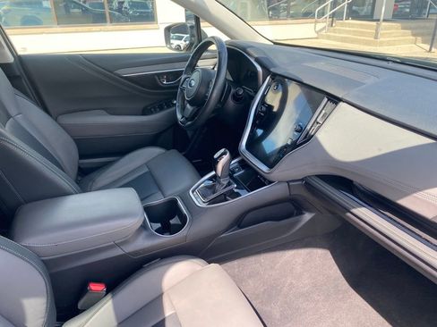 Used 2025 Subaru Outback Onyx Edition AWD/4WD image 9