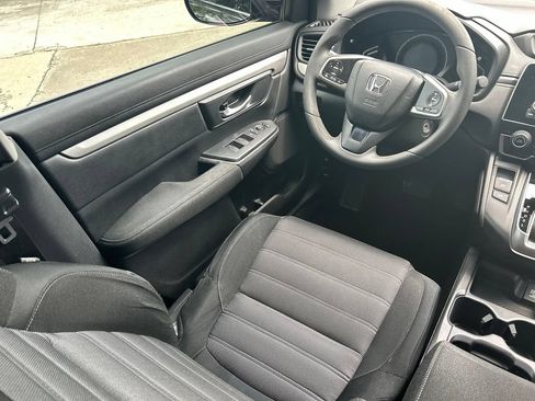 Used 2018 Honda CR-V LX image 9