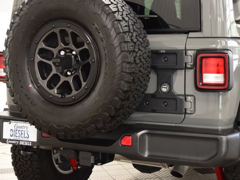 Used 2023 Jeep Wrangler Unlimited Sport AWD/4WD image 18