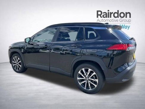 Used 2022 Toyota Corolla Cross XLE w/ Black Badges Package (TMS) AWD/4WD image 5