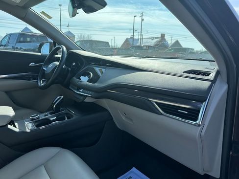Used 2021 Cadillac XT4 Luxury w/ Cold Weather Package image 21