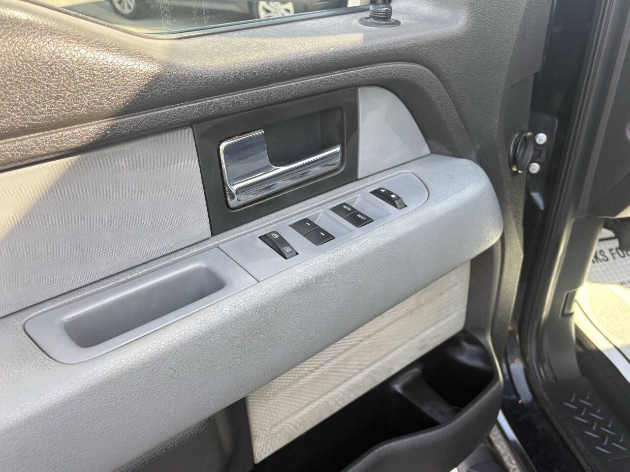 Used 2014 Ford F150 XLT w/ Equipment Group 302A Luxury AWD/4WD image 12