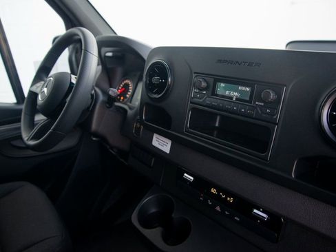 New 2025 Mercedes-Benz Sprinter 2500 image 31