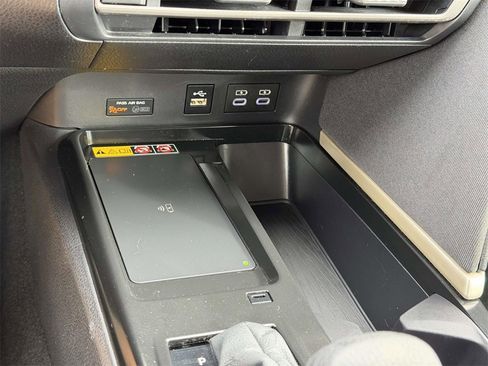 Certified 2025 Toyota Camry LE image 6