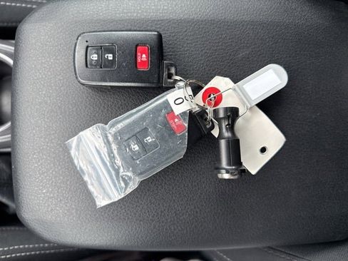 Certified 2023 Toyota Tacoma TRD Off-Road image 30