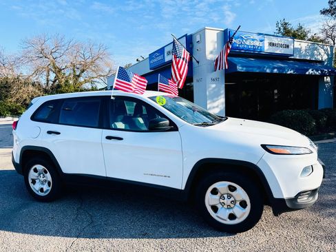 Used 2014 Jeep Cherokee Sport image 9
