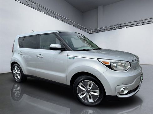Used 2017 Kia Soul EV + w/ Sun & Fun Package FWD image 24