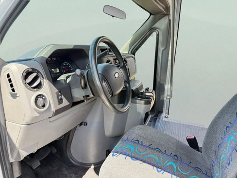 Used 2015 Ford E-350 and Econoline 350 Super Duty image 6