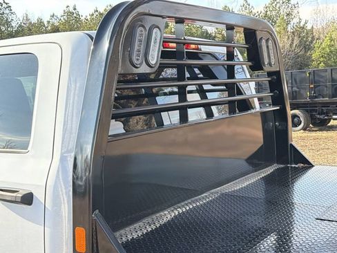 Used 2024 RAM 2500 Tradesman w/ Chrome Appearance Group AWD/4WD image 18