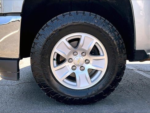 Used 2018 Chevrolet Silverado 1500 LT w/ All Star Edition AWD/4WD image 9