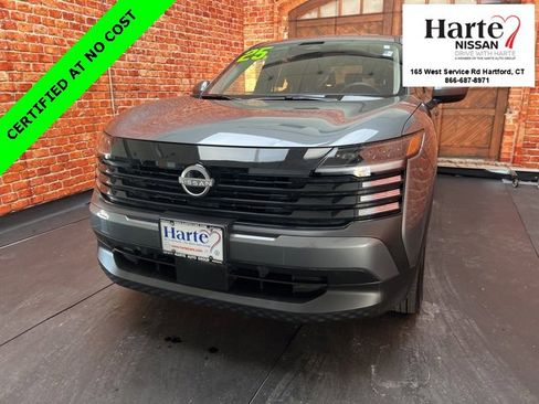 Used 2025 Nissan Kicks SV image 3