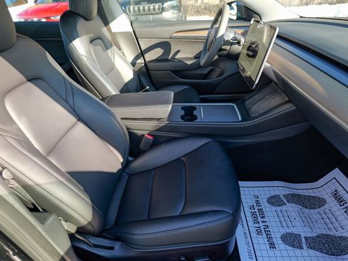 Used 2023 Tesla Model 3 Standard Range image 32